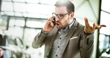 Angry Phone Call: 10 Customer Service and De-escalation Techniques to Handle an Angry Caller