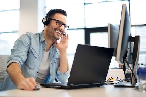 smiling contact center agent